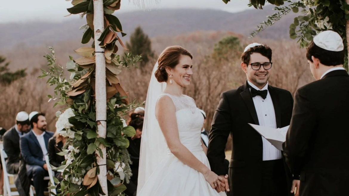 Understanding the Jewish Wedding Ceremony: Key Rituals and Traditions Explained