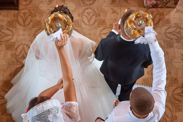 Bridging Two Faiths: The Role of a Rabbi in Jewish-Catholic Weddings Bridging Two Faiths: The Role of a Rabbi in Jewish-Catholic Weddings